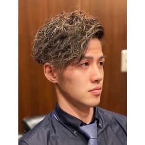 波巻パーマ×スキンフェード