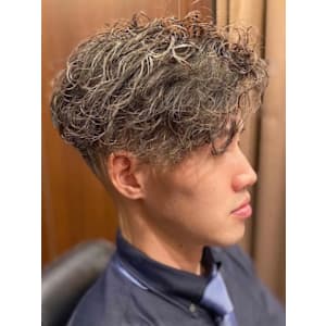 波巻パーマ×スキンフェード