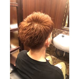 ツーブロックショートスタイル