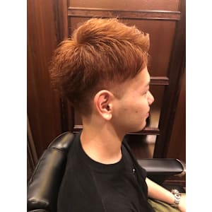 ツーブロックショートスタイル