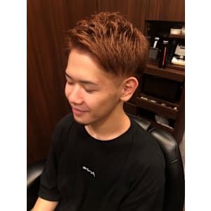 ツーブロックショートスタイル