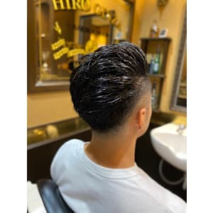 ポンパドール風かきあげヘアー