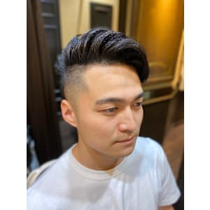 ポンパドール風かきあげヘアー