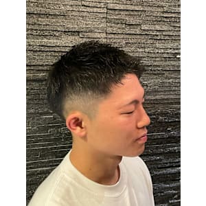 ツーブロックフェードスタイル