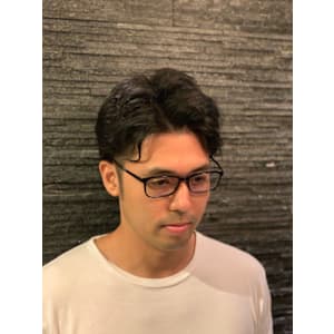 ナチュラル七三分け