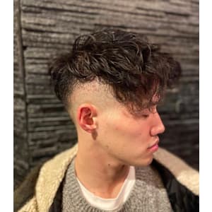 ツイストスパイラルパーマ&スキンフェード