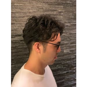 ナチュラル七三分け