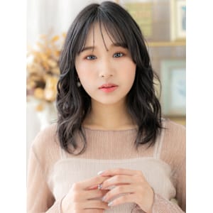 大人ガーリーゆるふわミディグレージュカラー　パープルブラック