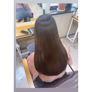 【ヘアケア専門店　伊藤　艶々ストレート】