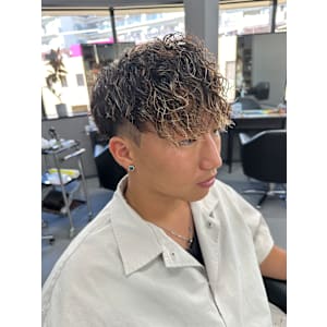 スペインカール　メンズパーマ　カジュアル