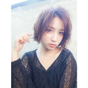 重軽×イルミナカラー×ヘルシーレイヤー×丸みショートボブ