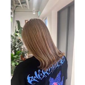 透明感抜群ミルクティーベージュ　［久米川美容室］