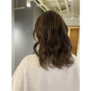 透明感ベージュのハイライト　［久米川美容室］