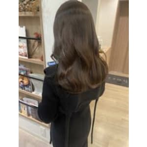 艶っとグレージュ○ 担当/ももこ