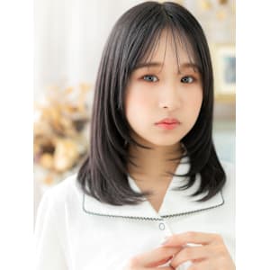 透明感グレージュアッシュレイヤーセミディ　グレージュカラー