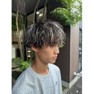 ツイストスパイラル×ハイライト/山本凌也