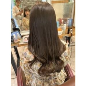 オリーブベージュ