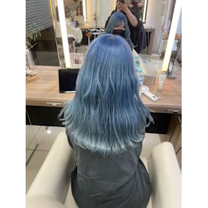 ブリーチで作る水色カラー