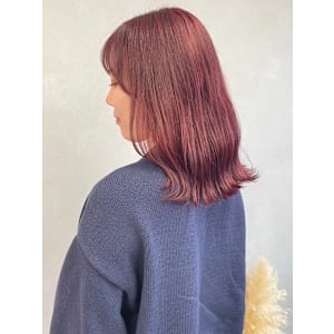 ハイトーンカラーピンクベージュ＊外ハネミディアムヘア