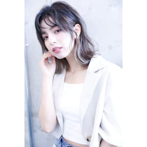 切りっぱなしボブ インナーカラー　グレージュカラー　美髪