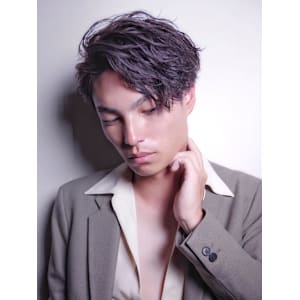 ガイルヘア　かき上げ　刈り上げ　ツイストスパイラルパーマ