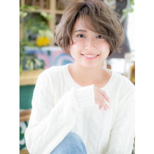 グラデーションカラーくせ毛風ニュアンスボブ　シルキーベージュ