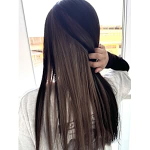 ロングヘアのインナーカラー