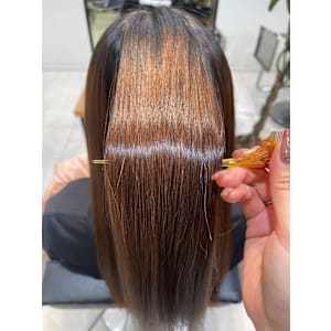 雨にも負けないストレートな髪へ！