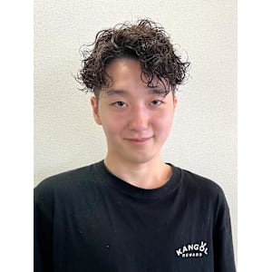 【平山明樹】波巻きパーマ/センターパート