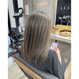 グレージュ☆ハイライトレイヤースタイル