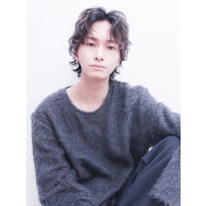 ビジネスマン　ハンサムショート