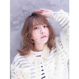 美髪セミディ　ミルクティベージュ