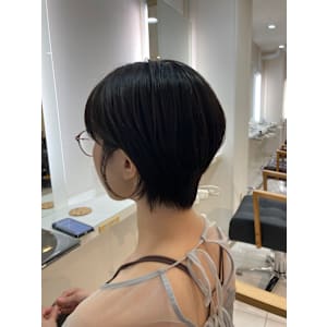 乾かしただけでまとまる似合わせショート