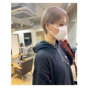 ラベンダーグレージュ／耳かけショート