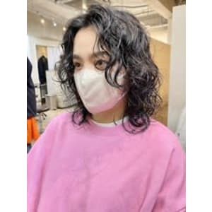 ミディアムレイヤー／ウェーブパーマ