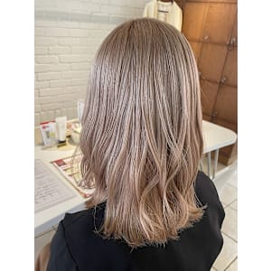 ホワイトベージュ