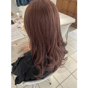 ピンクベージュ