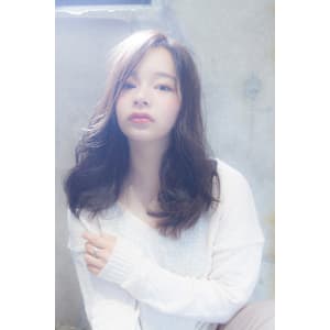 ブランジュ　グラデーションカラー　小顔セミロング　毛先パーマ