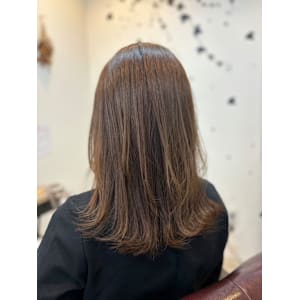外ハネレイヤースタイル