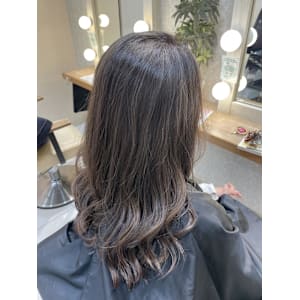 白髪ぼかし　グレージュハイライト　（千田） - CREA本厚木【クレアホンアツギ】掲載中