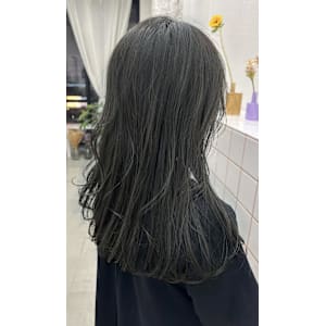 《花屋併設》透明感最強オリーブカラー