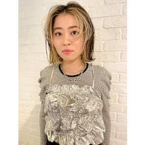 フェイスフレーミングボブ