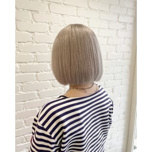 ホワイトベージュボブ