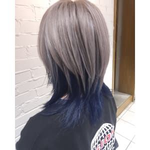 インナーカラーネイビーホワイトベージュ