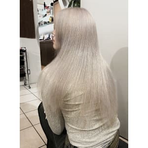 超透明感ホワイトベージュカラー