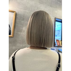 ホワイトベージュ&ボブ