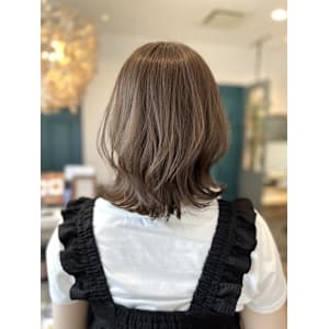 外ハネくびれレイヤー