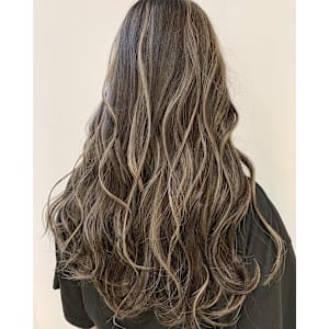 ハイライト/白髪ぼかしハイライト/中野美容室 - amble luxe 中野【アンブルリュクス ナカノ】掲載中