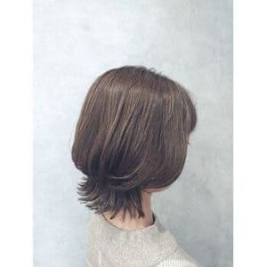 グレージュベージュ×フェミニンウルフ