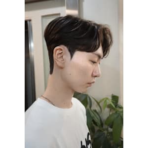 毛流れセンターパート　ダウンパーマ